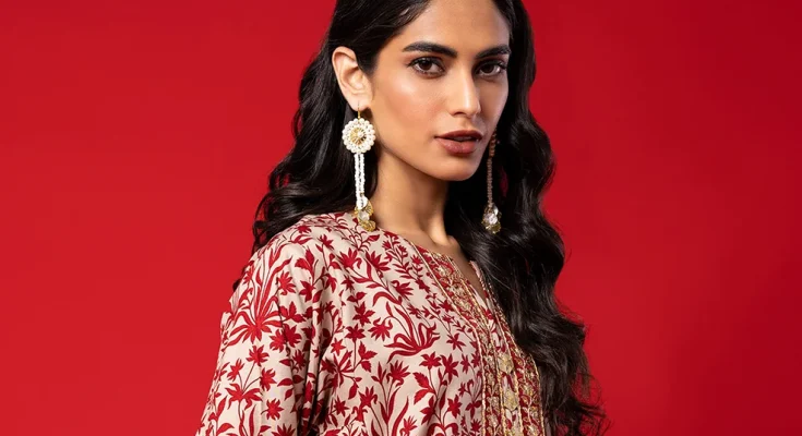 Khaadi Lawn Sale 2025 showcasing discounted unstitched lawn suits and fabrics in rich prints and colors