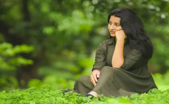 Trendy lawn dress design for girls in stylish patterns