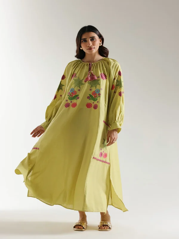 Stylish lawn outfits from the latest printed collection on sale
