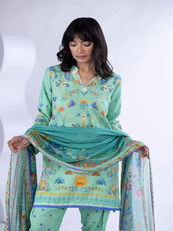 Khaadi khaddar sale with unstitched winter dresses for women in Pakistan